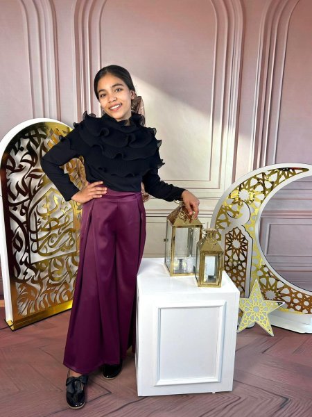 طقم “سحر المساء” العنابي والأسود