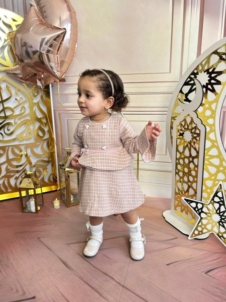 فستان “همسة اللؤلؤ” البيج الوردي